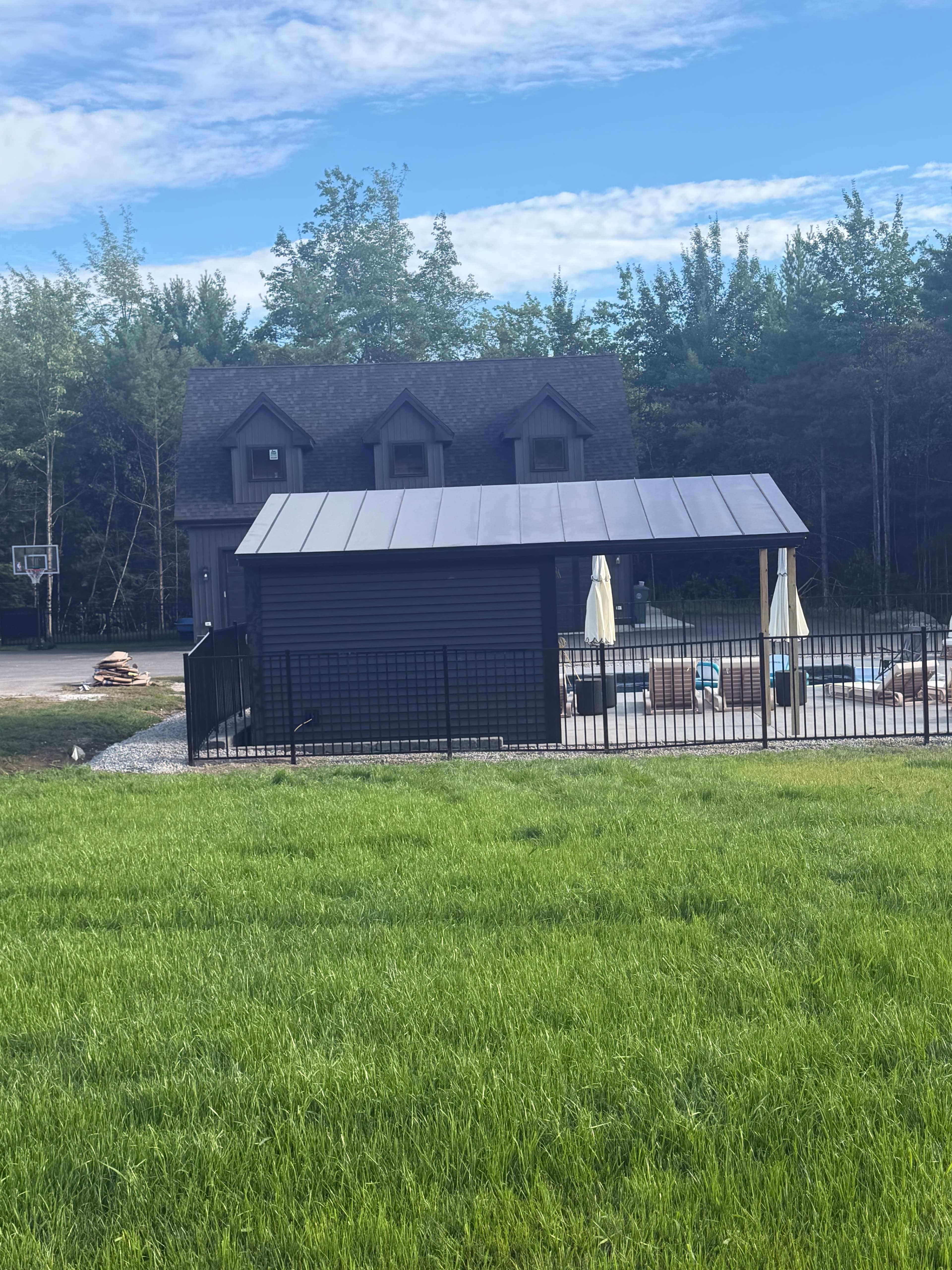 Standing seam metal roofing